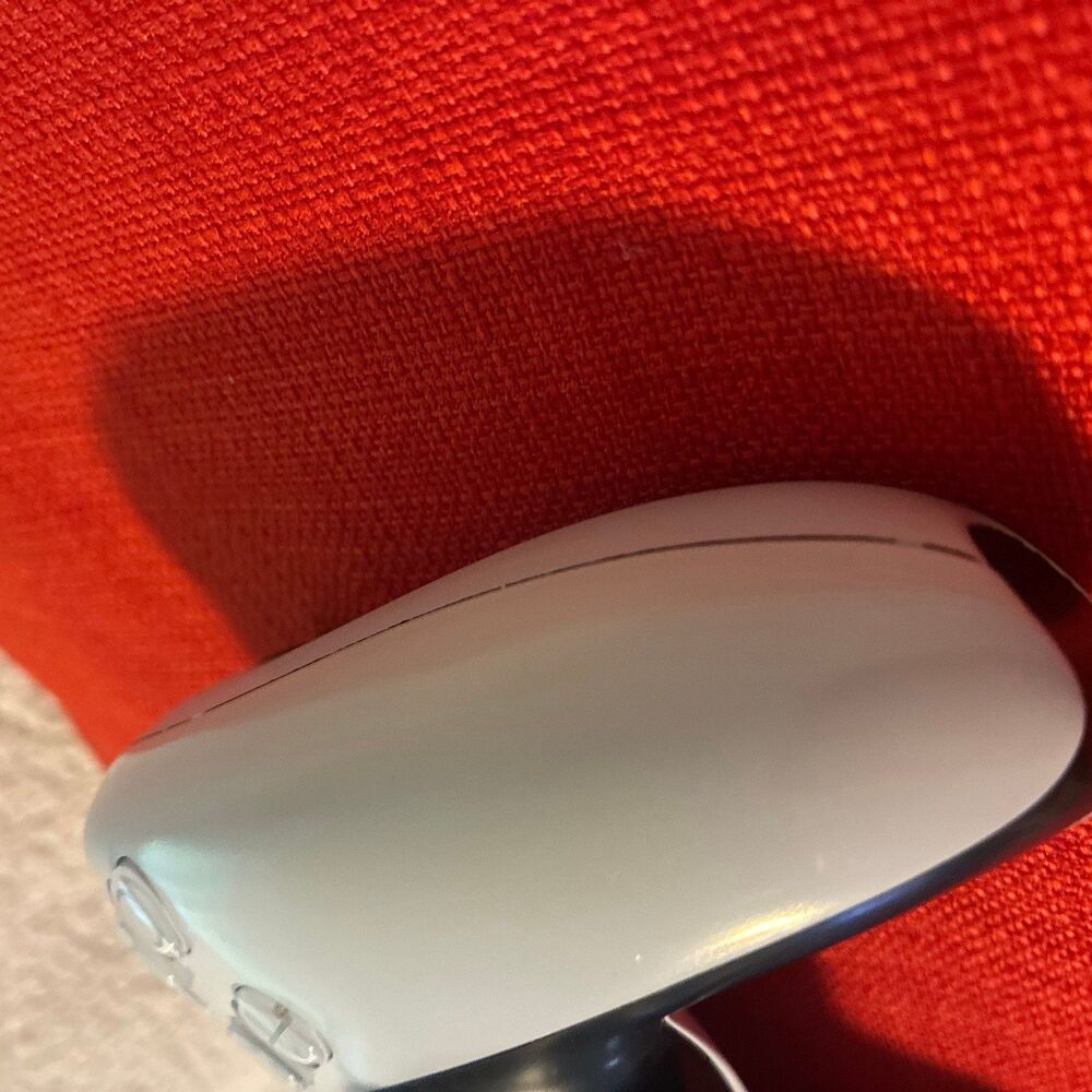 Sony PlayStation 5 PS5 DualSense Wireless Controller White - Picture 3 of 6